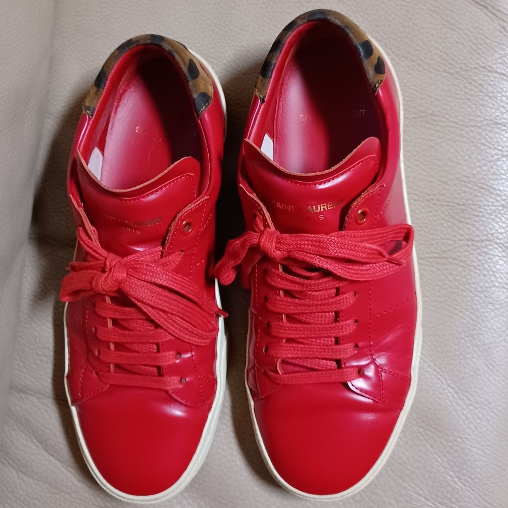 Saint Lauren Low Top Sneaker - Picture 2 of 5